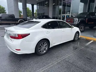 Lexus ES 300h 2016 4dr Sedan