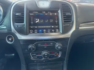 Chrysler 300 2019 Touring 4dr Sedan