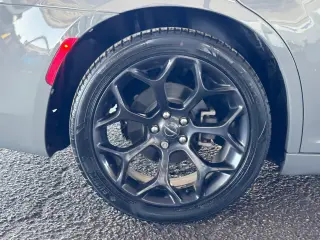 Chrysler 300 2019 Touring 4dr Sedan