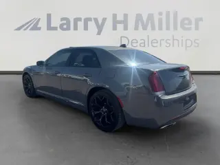 Chrysler 300 2019 Touring 4dr Sedan