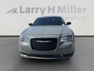 Chrysler 300 2019 Touring 4dr Sedan