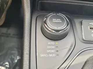 Jeep Cherokee 2020 4x4 Latitude Plus 4dr SUV