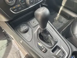 Jeep Cherokee 2020 4x4 Latitude Plus 4dr SUV