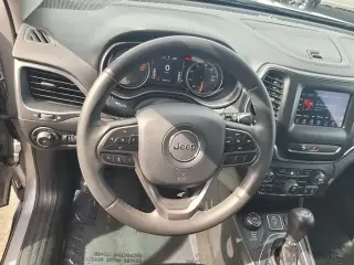 Jeep Cherokee 2020 4x4 Latitude Plus 4dr SUV