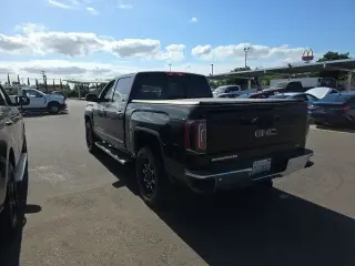 GMC Sierra 1500 2017 4x2 SLT 4dr Crew Cab 5.8 ft. SB