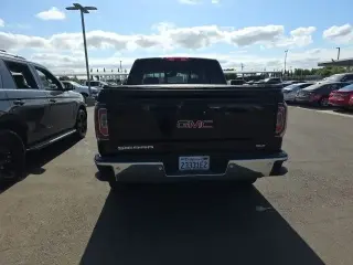 GMC Sierra 1500 2017 4x2 SLT 4dr Crew Cab 5.8 ft. SB