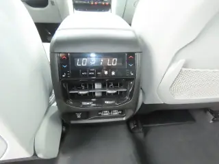 Jeep Grand Cherokee 2022 4x4 Overland 4dr SUV (midyear release)