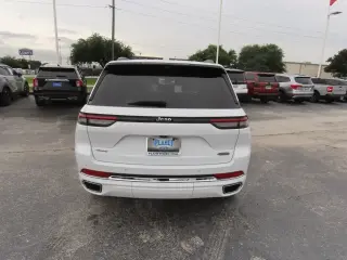 Jeep Grand Cherokee 2022 4x4 Overland 4dr SUV (midyear release)