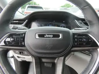 Jeep Grand Cherokee 2022 4x4 Overland 4dr SUV (midyear release)
