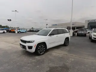 Jeep Grand Cherokee 2022 4x4 Overland 4dr SUV (midyear release)