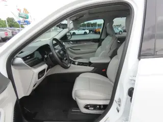 Jeep Grand Cherokee 2022 4x4 Overland 4dr SUV (midyear release)