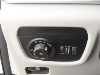Jeep Grand Cherokee 2022 4x4 Overland 4dr SUV (midyear release)