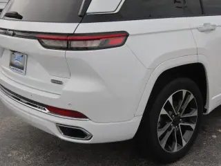 Jeep Grand Cherokee 2022 4x4 Overland 4dr SUV (midyear release)