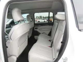 Jeep Grand Cherokee 2022 4x4 Overland 4dr SUV (midyear release)