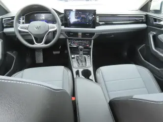 Volkswagen Jetta 2025 SE 4dr Sedan