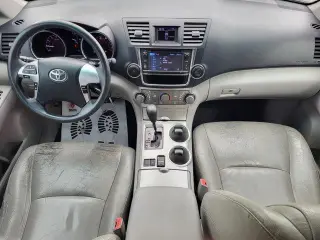 Toyota Highlander 2013 Base 4dr SUV (2.7L l4)