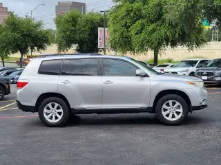 Toyota Highlander 2013 Base 4dr SUV (2.7L l4)