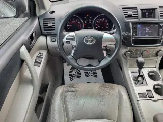 Toyota Highlander 2013 Base 4dr SUV (2.7L l4)