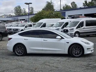 Tesla Model 3 2023 4dr Sedan