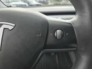 Tesla Model 3 2023 4dr Sedan