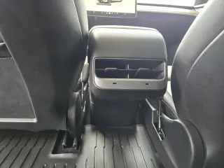 Tesla Model 3 2023 4dr Sedan