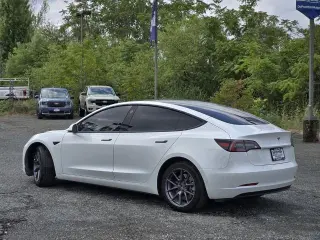 Tesla Model 3 2023 4dr Sedan
