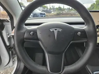 Tesla Model 3 2023 4dr Sedan