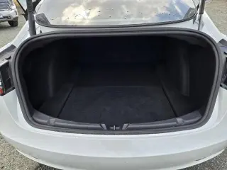 Tesla Model 3 2023 4dr Sedan