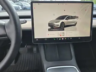 Tesla Model 3 2023 4dr Sedan