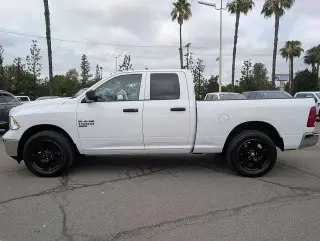 Ram 1500 Classic 2022 4x2 Tradesman 4dr Quad Cab 6.3 ft. SB Pickup