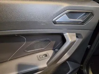 Volkswagen Tiguan 2023 SE R-Line Black 4dr SUV