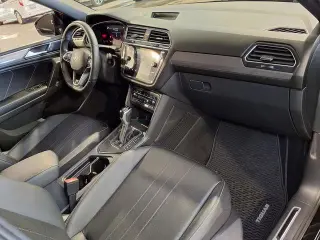 Volkswagen Tiguan 2023 SE R-Line Black 4dr SUV