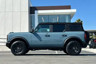 Ford Bronco 2022 4x4 Black Diamond 4dr SUV