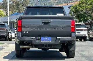 Toyota Tacoma 2024 4x4 SR5 4dr Double Cab 5.0 ft SB