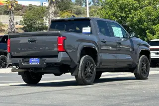 Toyota Tacoma 2024 4x4 SR5 4dr Double Cab 5.0 ft SB