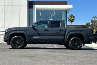 Toyota Tacoma 2024 4x4 SR5 4dr Double Cab 5.0 ft SB