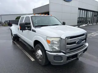 Ford F-350 Super Duty 2013 4x2 XLT 4dr Crew Cab 8 ft. LB DRW Pickup