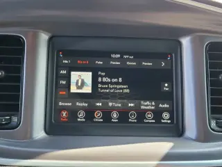 Dodge Charger 2019 SXT 4dr Sedan