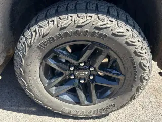 Chevrolet Silverado 1500 2024 4x4 Custom Trail Boss 4dr Crew Cab 6.6 ft. SB