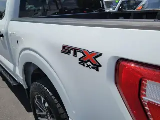 Ford F-150 2023 4x4 XL 4dr SuperCrew 5.5 ft. SB