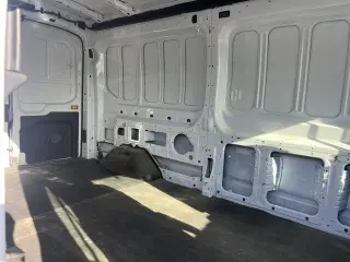 Ford Transit 2023 AWD 250 3dr SWB Medium Roof Cargo Van