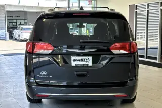 Chrysler Pacifica 2018 Touring L 4dr Mini-Van