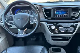 Chrysler Pacifica 2018 Touring L 4dr Mini-Van