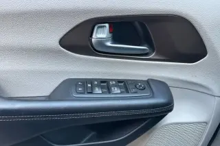 Chrysler Pacifica 2018 Touring L 4dr Mini-Van