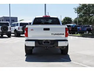 Toyota Tundra 2021 4x4 Platinum 4dr CrewMax Cab Pickup SB