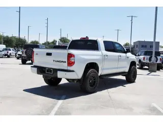 Toyota Tundra 2021 4x4 Platinum 4dr CrewMax Cab Pickup SB