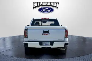 GMC Sierra 1500 2016 4x4 Denali 4dr Crew Cab 5.8 ft. SB