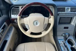Lincoln Navigator 2005 Luxury 4WD 4dr SUV