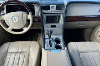 Lincoln Navigator 2005 Luxury 4WD 4dr SUV