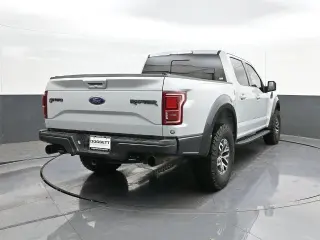 Ford F-150 2017 4x4 Raptor 4dr SuperCrew 5.5 ft. SB